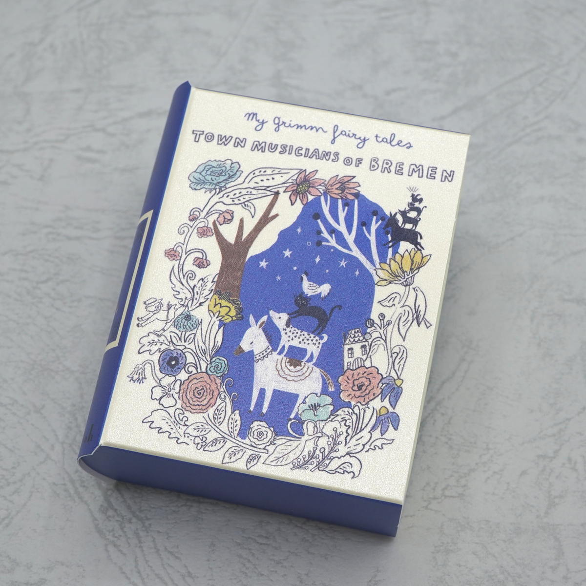 DSC05677_square_1200x1200.png?